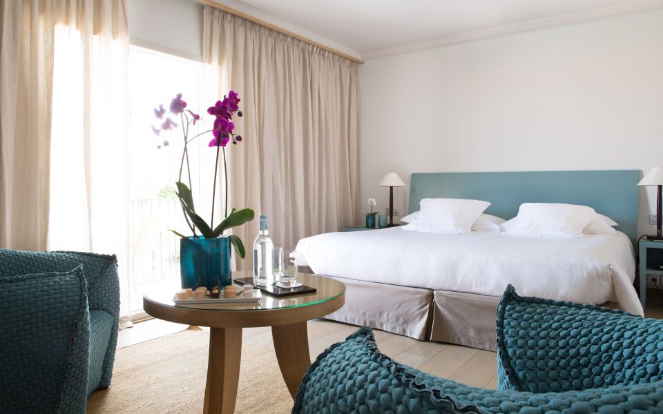 Suite 2 bedrooms 1 bathroom