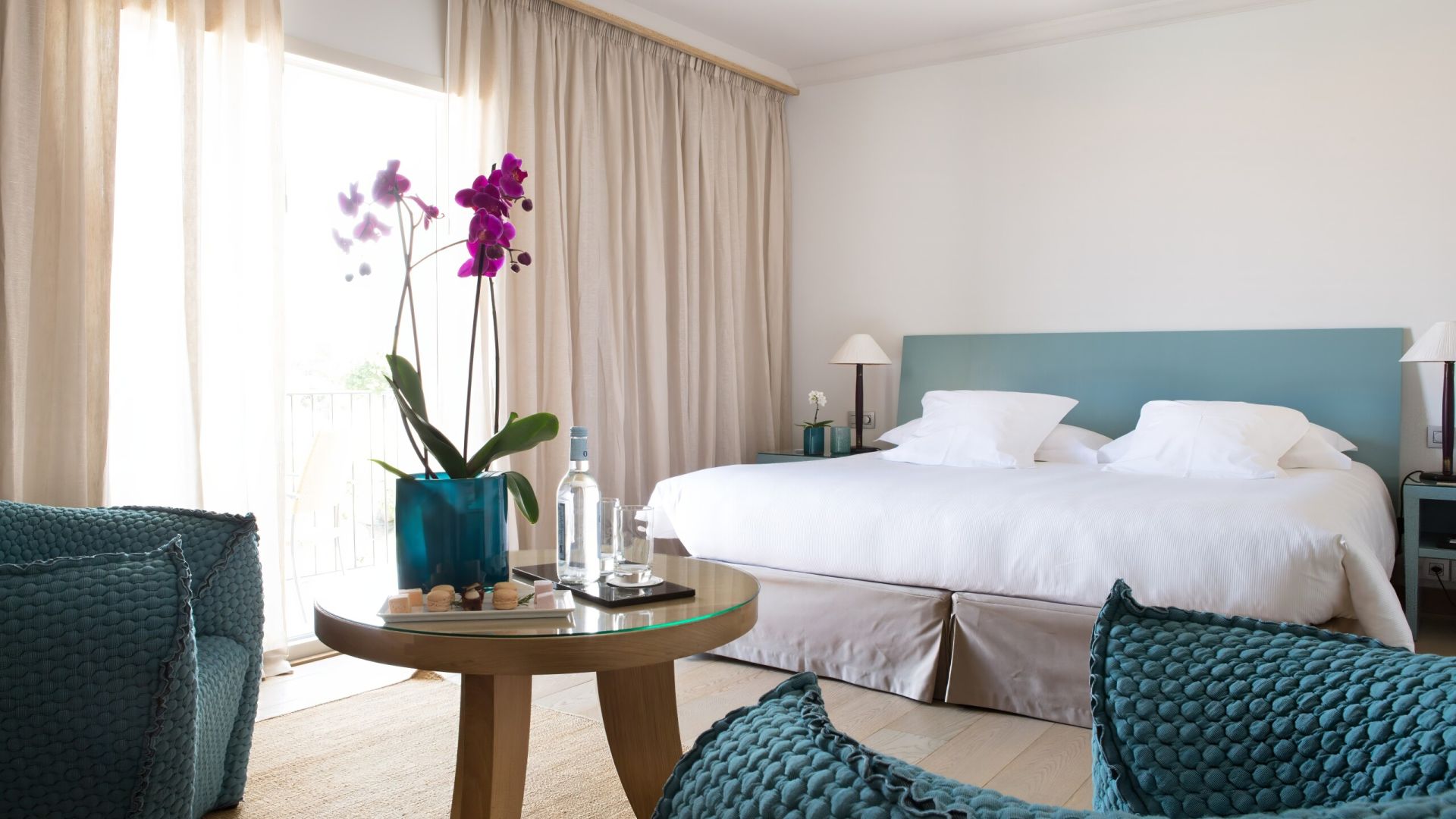 Suite 2 bedrooms 1 bathroom